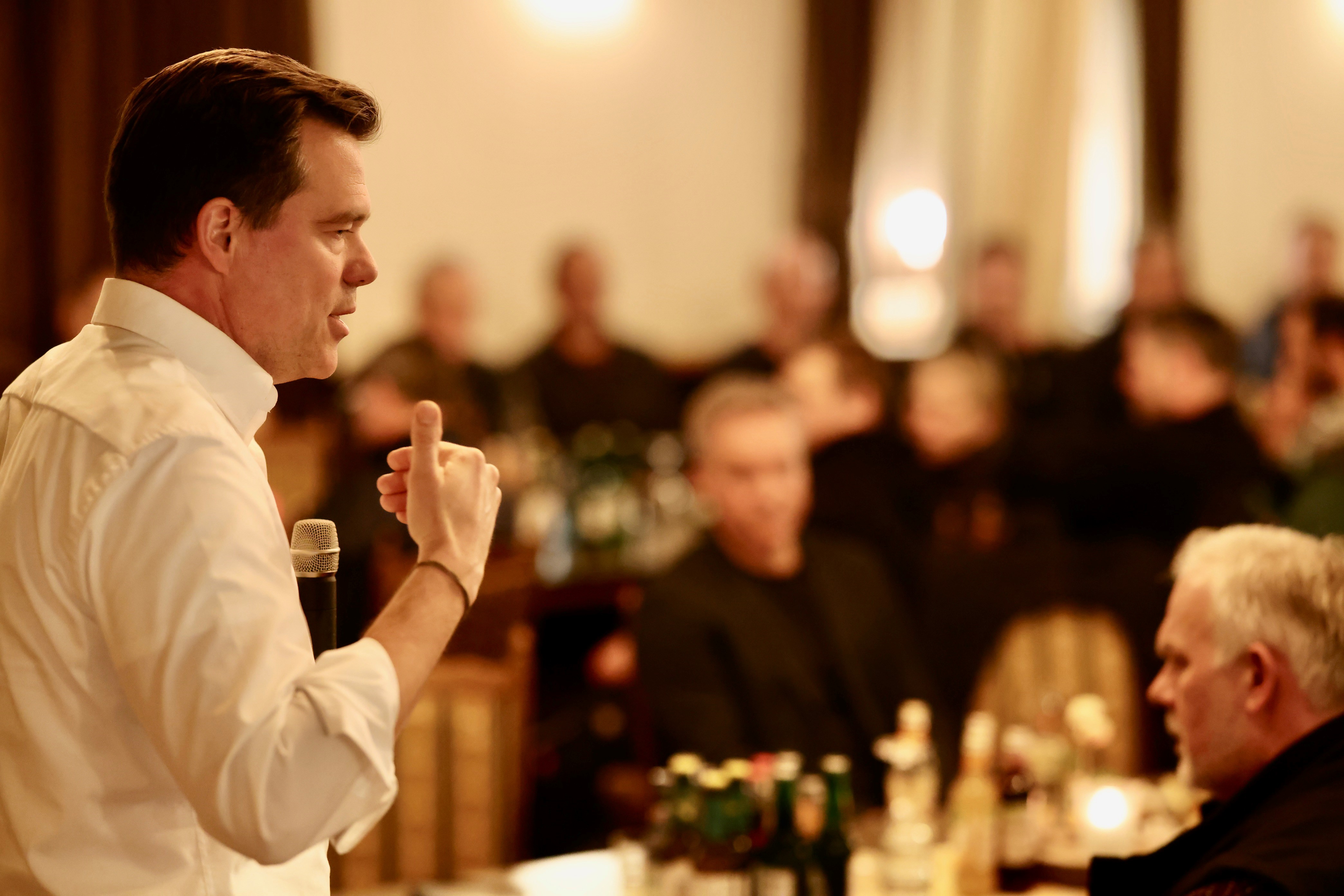 Gero Hocker bei den Landwirten in Asendorf.